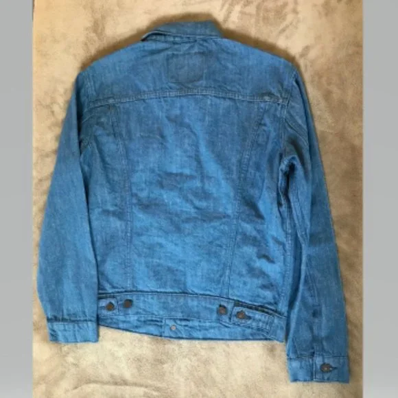 Levi's Trucker Denim Jacket in Blue "Linen" like look size M NWT - Picture 3 of 6